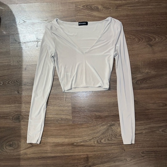 PLT Second Skin Long Sleeve V Neck Crop Top - Picture 2 of 7